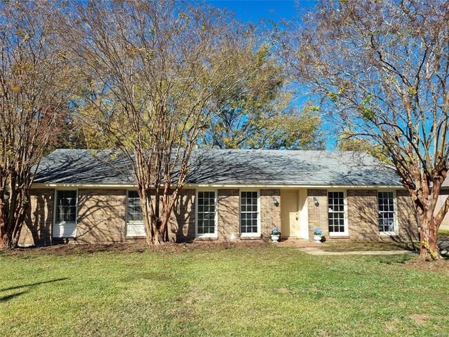 Photo - 2044 Edinburgh Dr