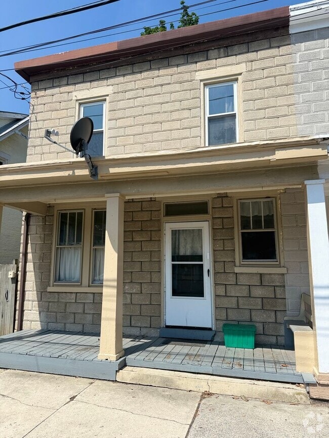Building Photo - 3 Bedroom 1 Bath in Carlisle, PA! Rental
