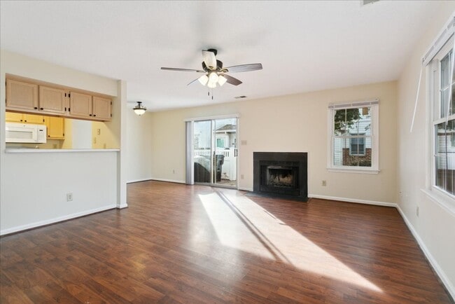 Photo - 27 F Tamarisk Quay