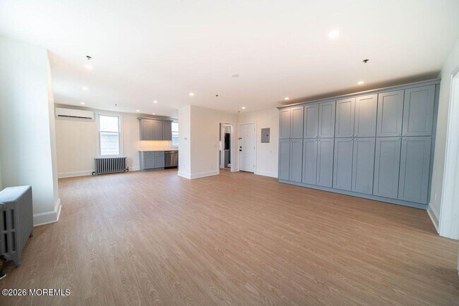 1125 E Ocean Ave Unit 2a