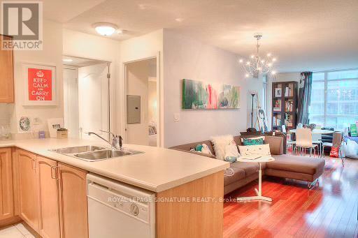 Photo - 219 Fort York Blvd Unité 401