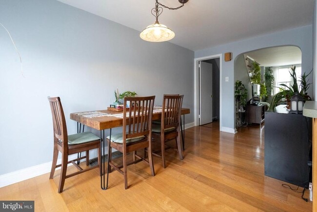 Photo - 2227 S Harwood Ave