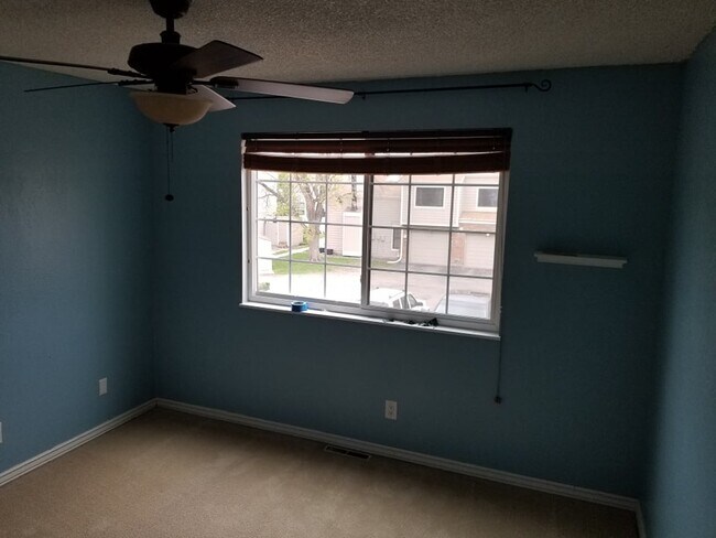 Photo - 8783 Yukon St