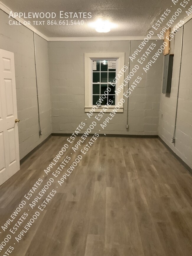 Photo - 131 E Main St