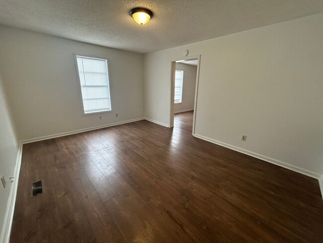 Photo - 1122 Tamm St