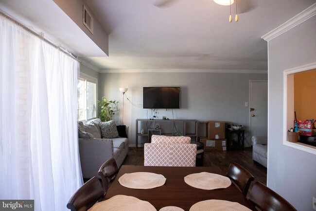 Photo - 2900 Kings Chapel Rd Unit 10