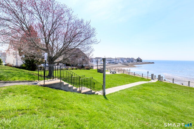 Photo - 185 Melba St Unit 305