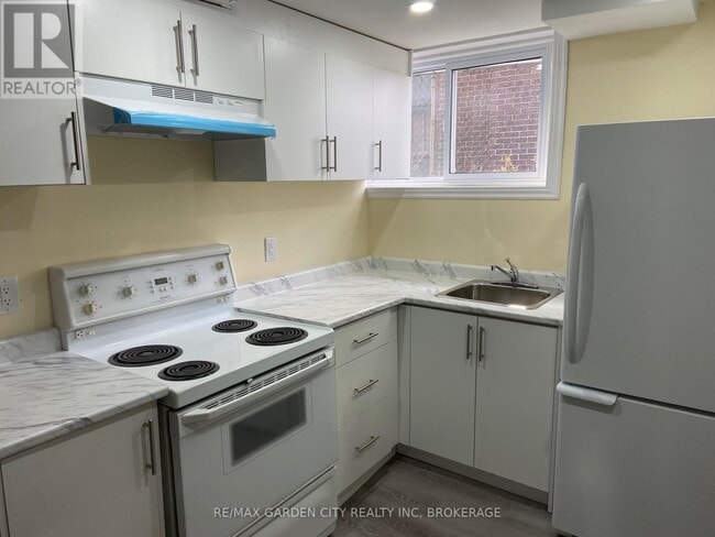 Photo - 9 Stonegate Dr
