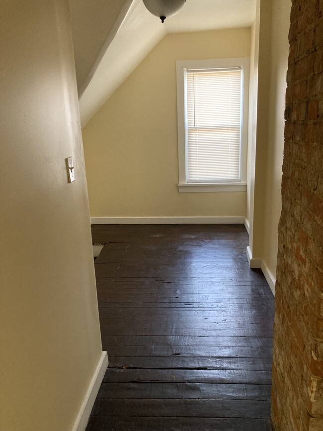 Hallway nook for computer - 1614 E 71st St House