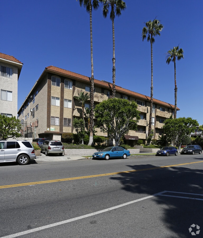 Photo - 401 S Hobart Blvd