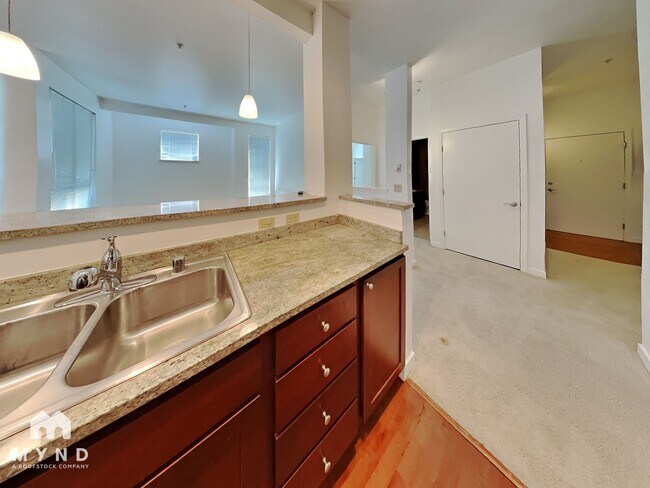 Photo - 2222 152nd Ave NE Unidad 215