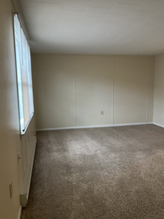 Photo - 611 Lincoln Way W