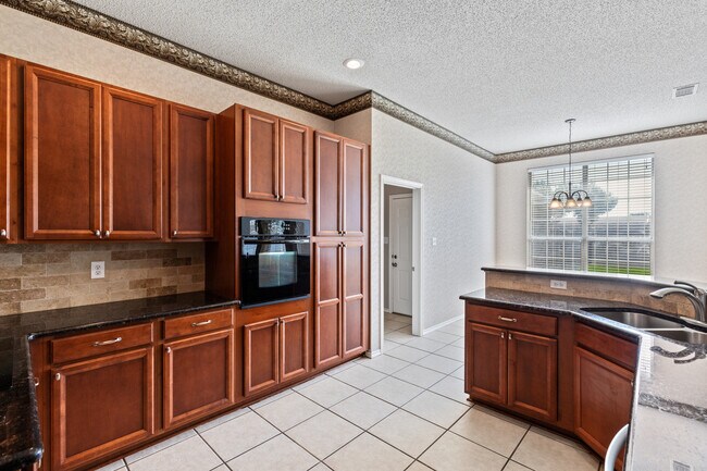 Photo - 7112 Holden Dr