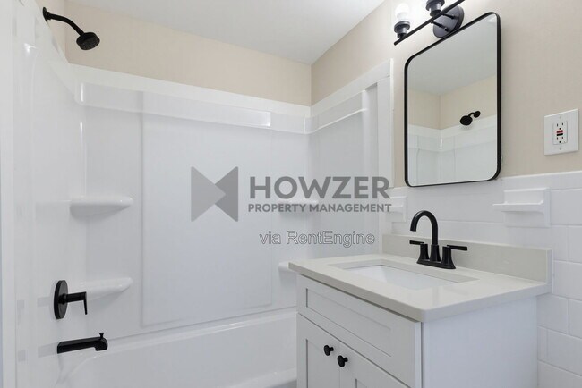 1019 Main St Unit F