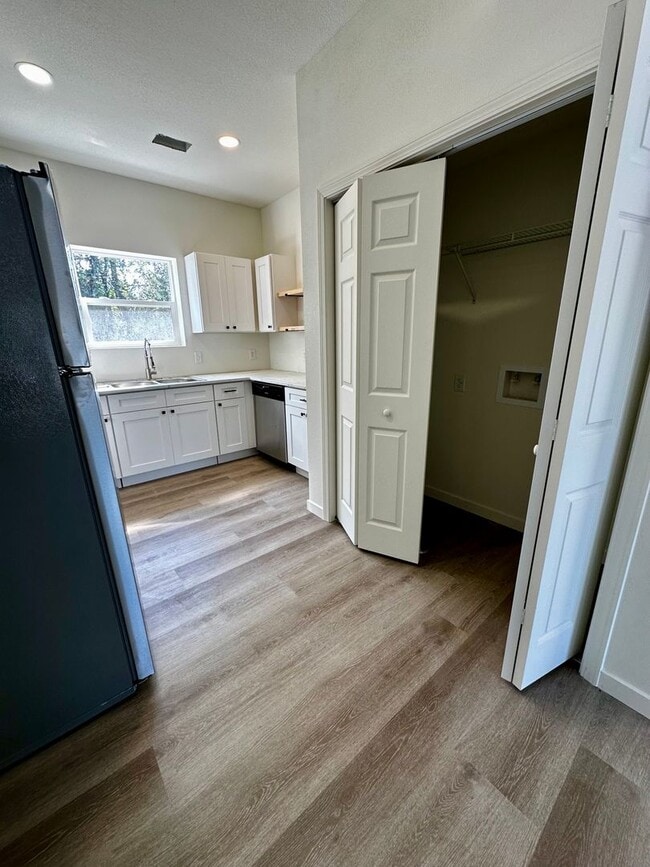 411 Hillcrest Dr Unit 411 Hillcrest Dr A