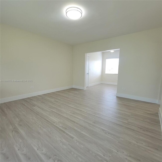 Photo - 2140 Biarritz Dr Unit 4