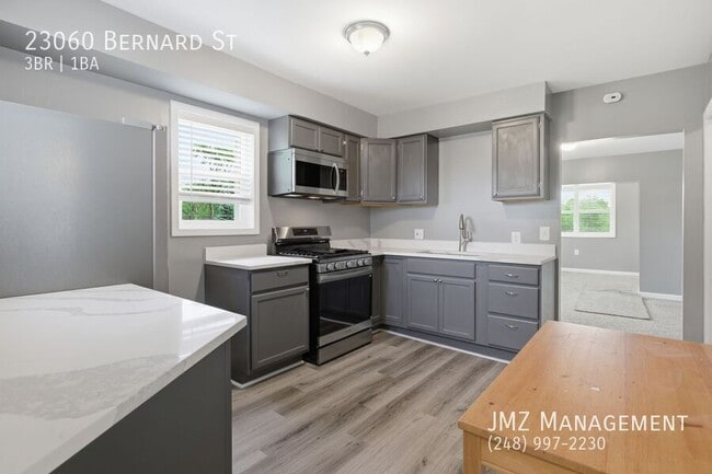 Photo - 23060 Bernard St