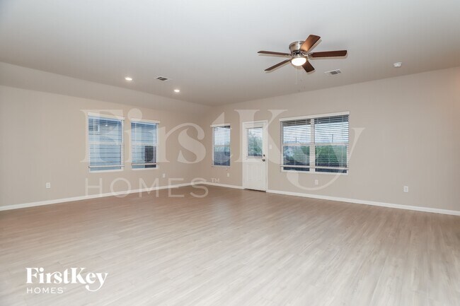 Photo - 6741 Hatchery Way