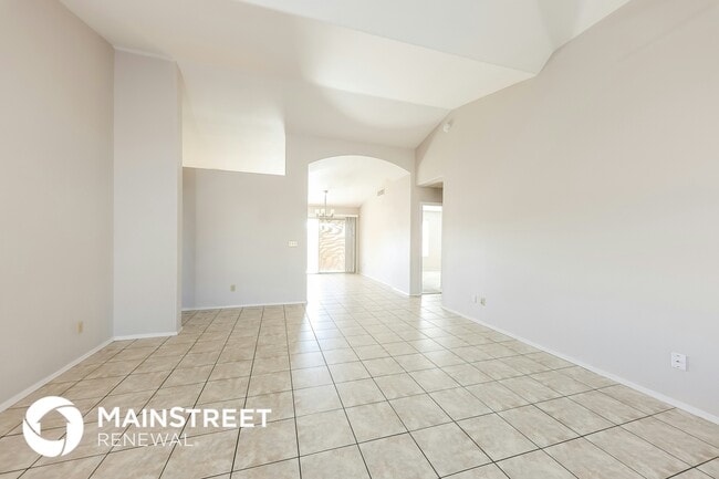 Photo - 18437 N 8th Pl