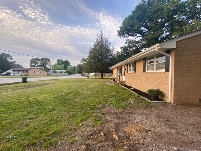 Photo - 298 Eastwood Dr