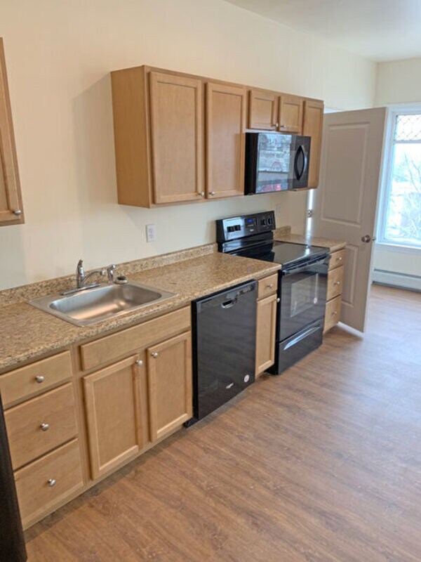 323 Pearl St Unit 8