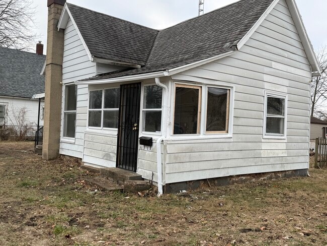 Building Photo - 1002 W Williams St