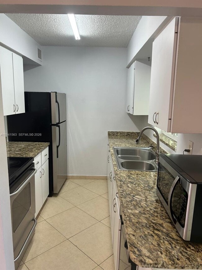 Building Photo - 1111 SW 4th St Unit 1