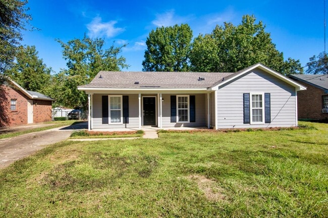 Photo - ** 3 Bed 2 Bath located off Wares Ferry rd...