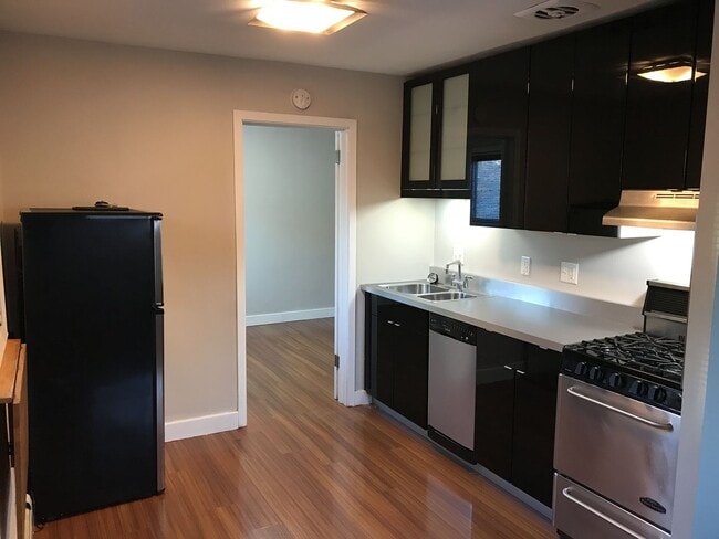 Building Photo - 1006 Randolph Ave Unit #6