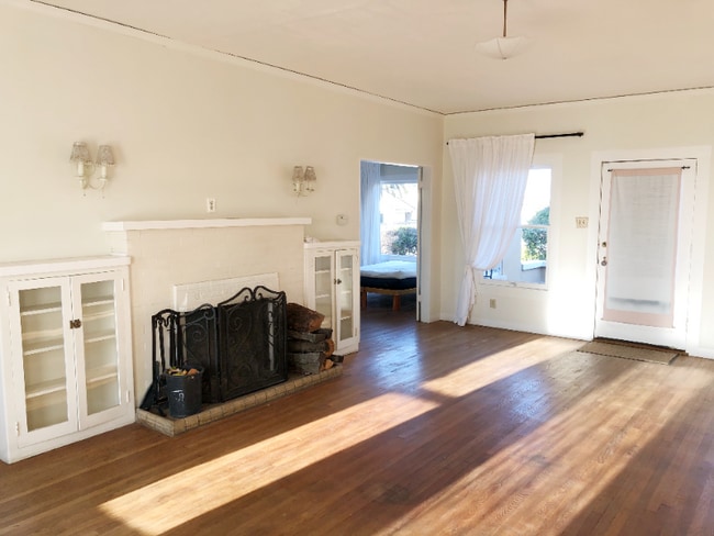144 Aliso St