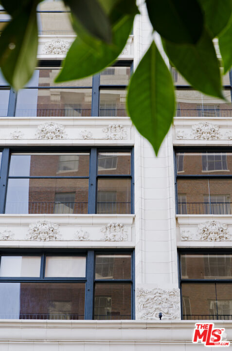 Building Photo - 315 W 5th St Unit 404 Rental