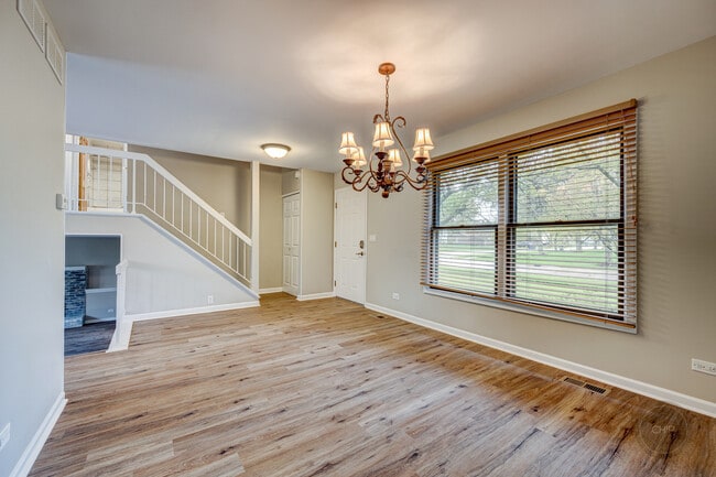 4 N Birchwood Dr