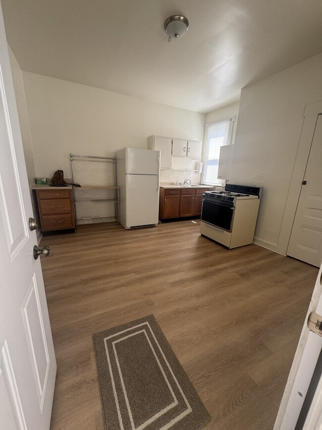 Photo - 310 3rd St