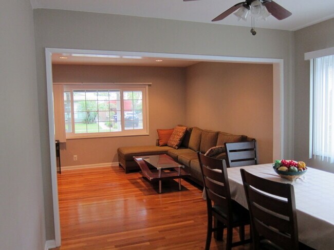 Photo - 3812 Ostrom Ave