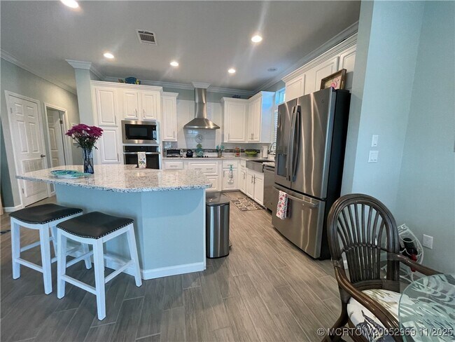 Photo - 118 NE Bay Dr