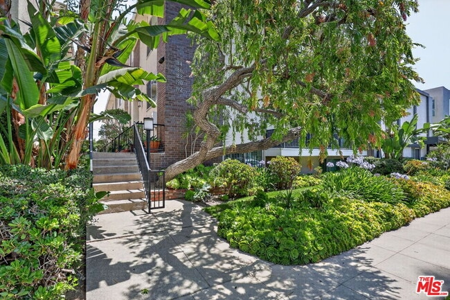 Photo - 184 N Crescent Dr