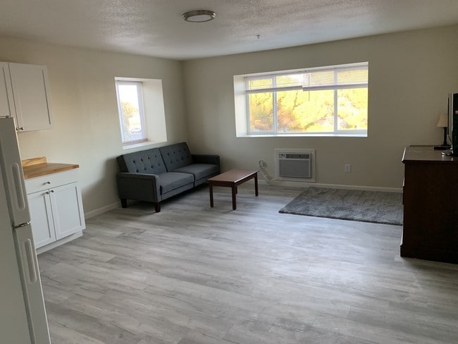 Photo - Sutter Street Apartments (08/24)