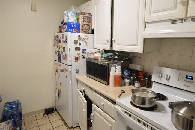 Building Photo - 41 Marion St Unit 1R Rental