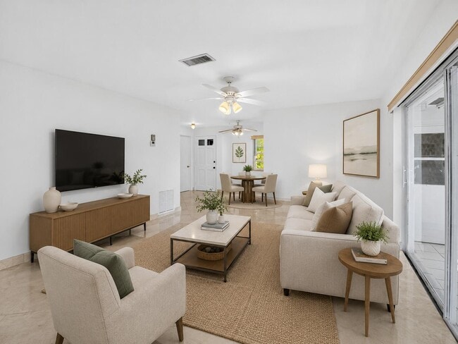 Photo - 300 NW 42nd St