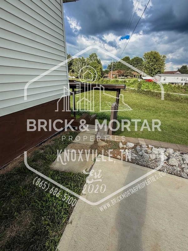 Photo - 1731 Lively Rd
