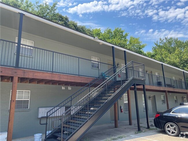 Building Photo - 884 W Holly St Unit B12 Rental