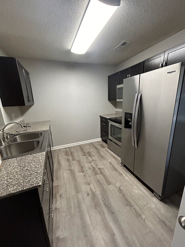 3913-3915 Olympic Ct
