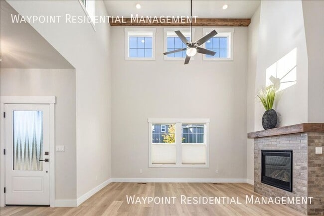 Photo - 1704 E Cutgrass Ln