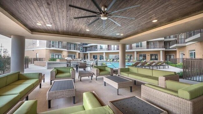 Photo - 1755 Wyndale St Unit b8