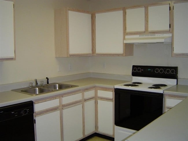 Photo - Riverchase Apartments