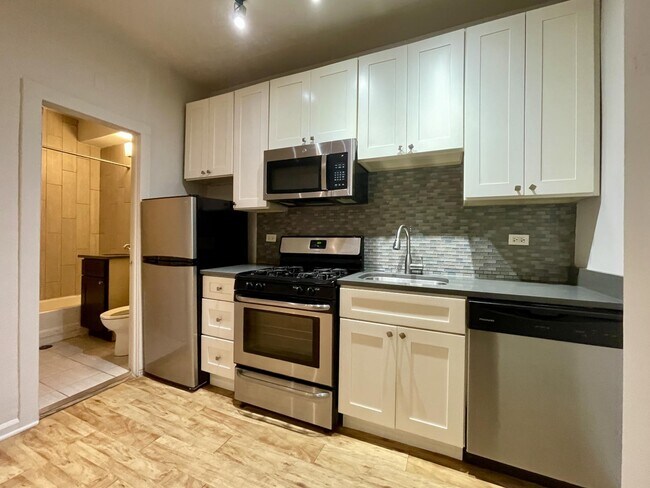 Photo - 2832 W Palmer St Unit G2