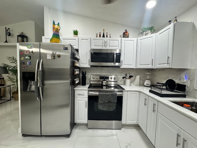 Photo - 949 Cinnamon Ct