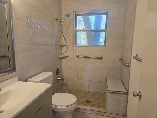 Photo - 912 S Gordon St