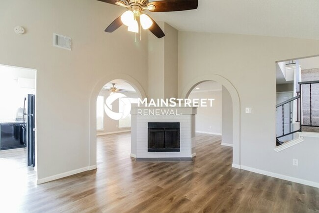 Photo - 4 Bedroom Pet-Friendly Home in Missouri City, TX with Main Street Renewal