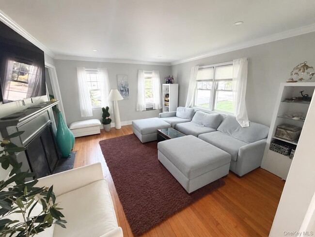 Photo - 215 Seventh Ave
